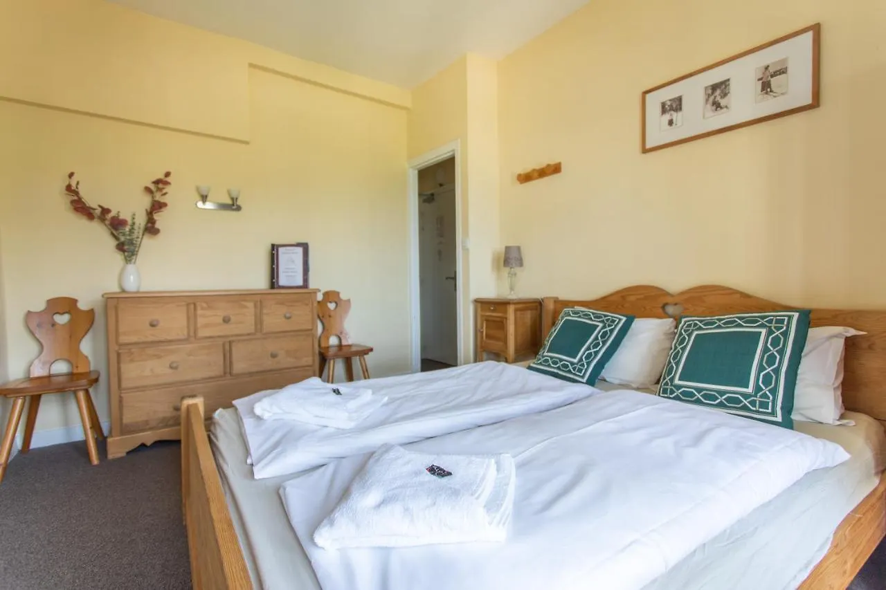 Hotel le Chamois by YourAlpAdventure Alpe dʼHuez France