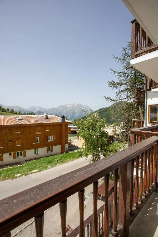 Hotel Le Chamois Alpe d'Huez 2*,