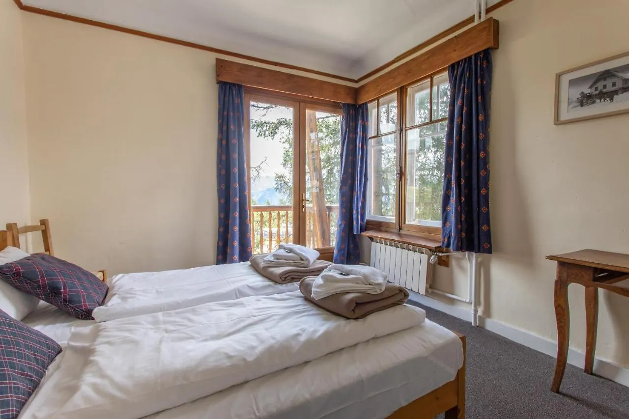 Hotel Le Chamois Alpe d'Huez 2*,